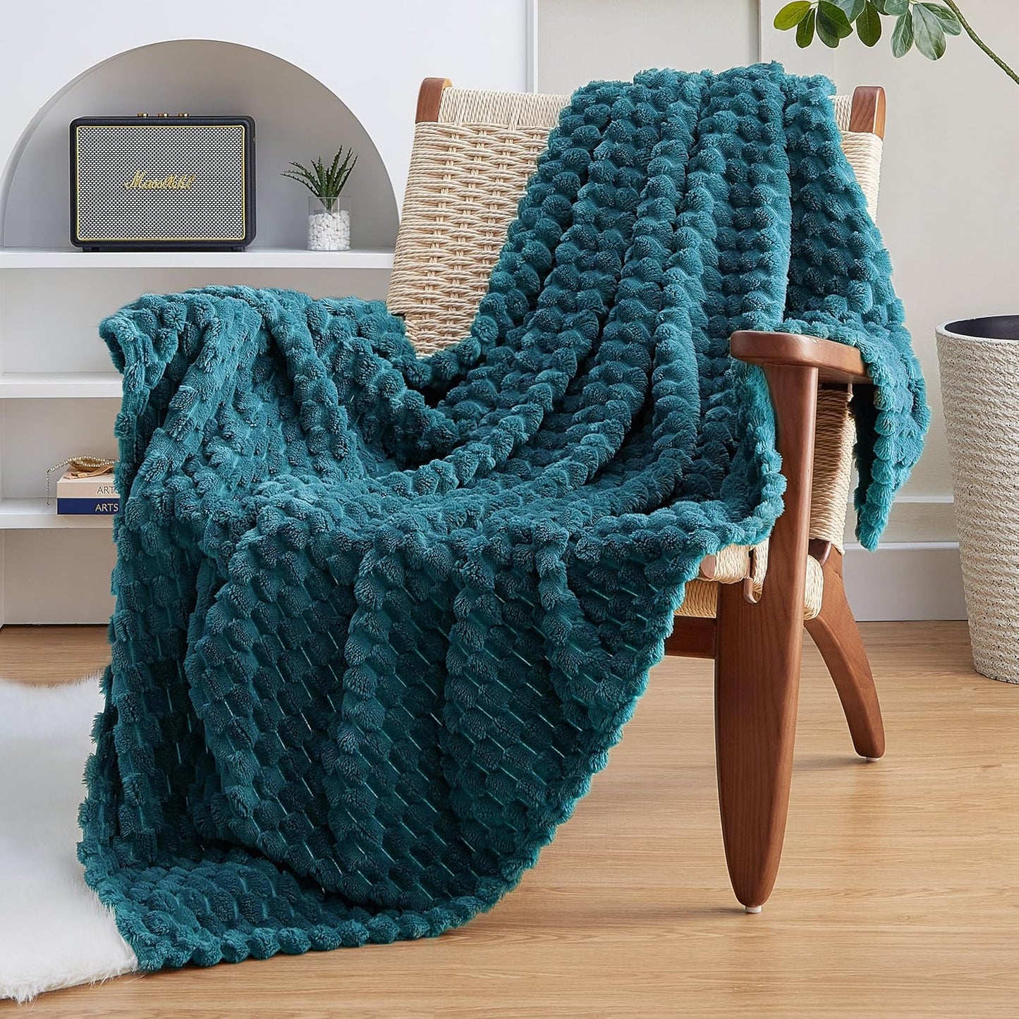 EXQ Home Fleece Throw Blanket for Couch or Bed - 3D Imitation Turtle Shell Jacquard Decorative Blankets - Cozy Soft Lightweight Fuzzy Flannel Blanket Suitable for All Seasons(50"×60",Beige)