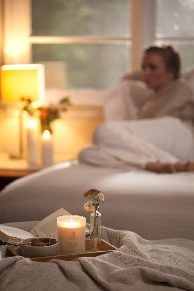 Chesapeake Bay Candle PT40886 Scented Candle Awaken + Invigorate (Lemongrass Eucalyptus) Medium Green Home Décor