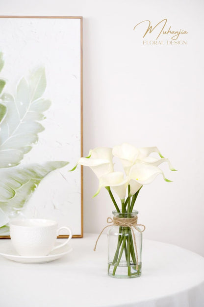 Muhanjia Artificial Eucalyptus Stems in Glass Vase with Faux Water,3Pcs Fake Plant with Double-Sided Green Leaves for Centerpiece(Double-Sided Green Eucalyptus)