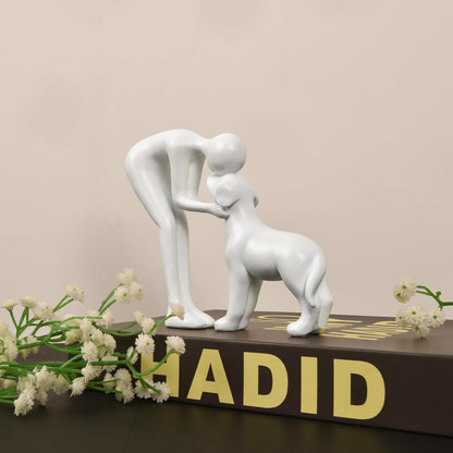 Abstract Resin Hand-Painted Sculpture of Person and Dog Bonding – Head-to-Head Intimate Figurine Decoration for Office、Living Room、Bedroom、Home， Memory Gifts for Pet Lovers (Sandstone)