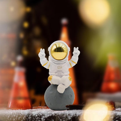 Astronaut Statue Decor, Resin Spaceman Figurine Decorations, Cute Mini Space Figure Ornament, Abstract Aesthetic Decorative Sculpture for Home Office Desk Shelf Tabletop - 2.9 Inch