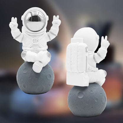 Astronaut Statue Decor, Resin Spaceman Figurine Decorations, Cute Mini Space Figure Ornament, Abstract Aesthetic Decorative Sculpture for Home Office Desk Shelf Tabletop - 2.9 Inch
