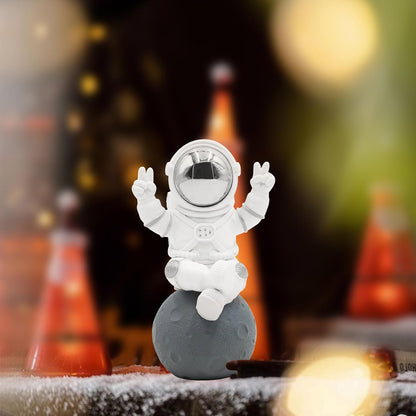 Astronaut Statue Decor, Resin Spaceman Figurine Decorations, Cute Mini Space Figure Ornament, Abstract Aesthetic Decorative Sculpture for Home Office Desk Shelf Tabletop - 2.9 Inch