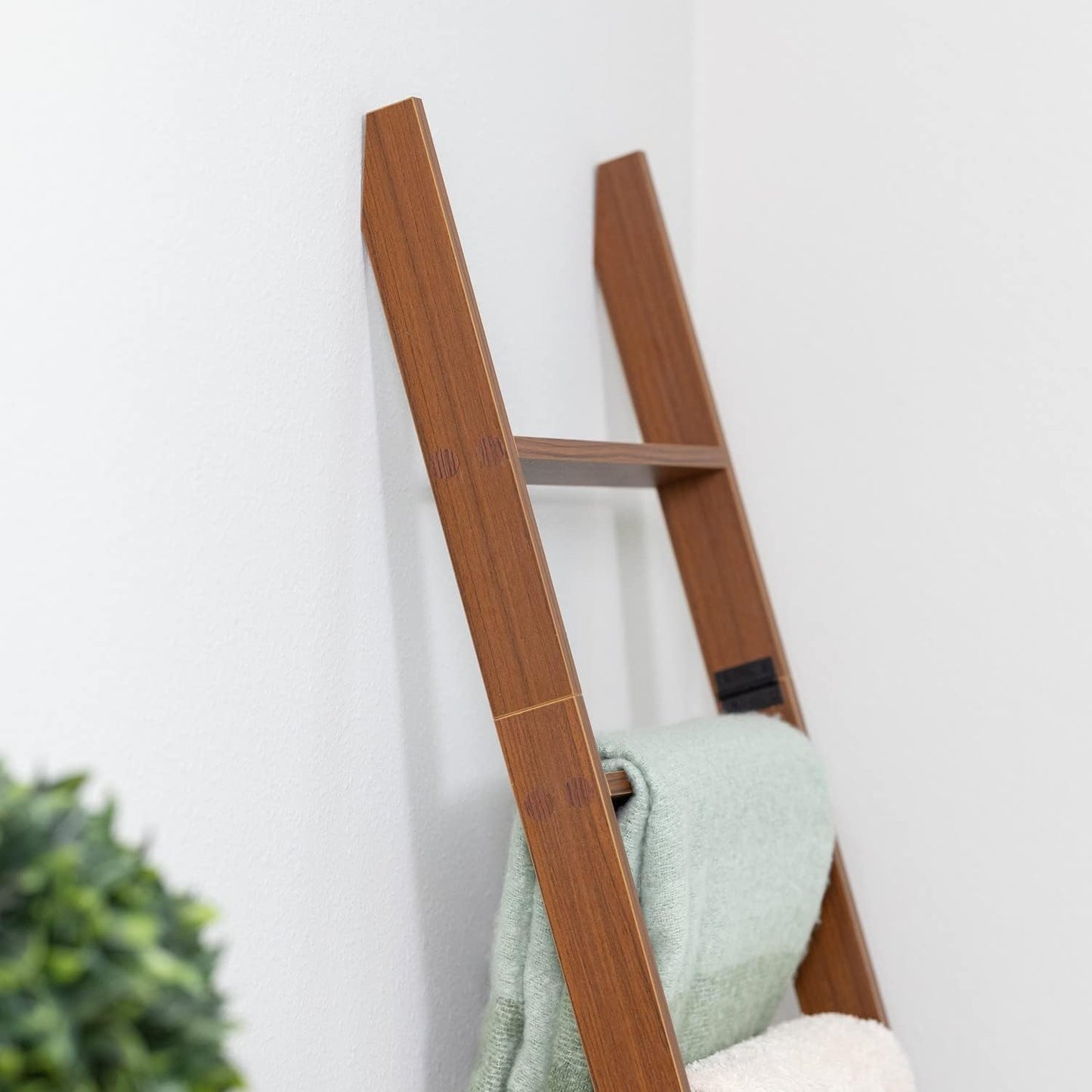 Blanket Ladder for Living Room and Bedroom, 5ft 8 inch, 6-Tier Wall Leaning Laminate Snag Free Construction (White) Rustic Decorative Farmhouse Blanket Storage, Quilt Rack, Ladder Shelf, Easy Assembly