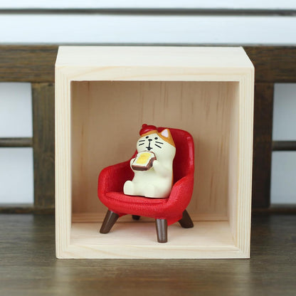 Mevodeata Cute Mini Frog Figurine with Small Sofa Resin Figure for Office Home Decor for Frog Lovers (Rocking Chair)