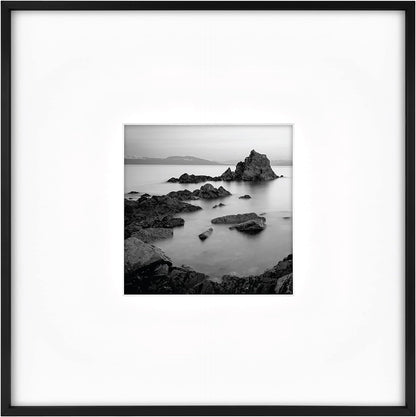 MCS Master & Co. Foundry Metal 18x18 Matted Picture Frame with 8x8 Photo Display, Black Vertical & Horizontal Wall Hanging Frame for Photos & Artwork (1-Pack)