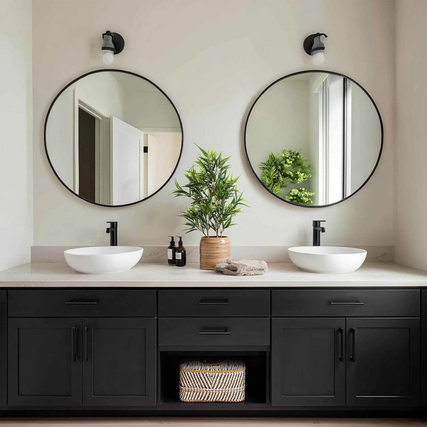 Sunniry Black Round Mirror, Round Mirror 24 inch, Black Circle Mirrors Matte Metal Frame, Wall Mounted Mirrors for Living Room, Bathroom, Wall, Entryway.