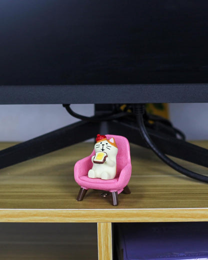 Mevodeata Cute Mini Frog Figurine with Small Sofa Resin Figure for Office Home Decor for Frog Lovers (Rocking Chair)