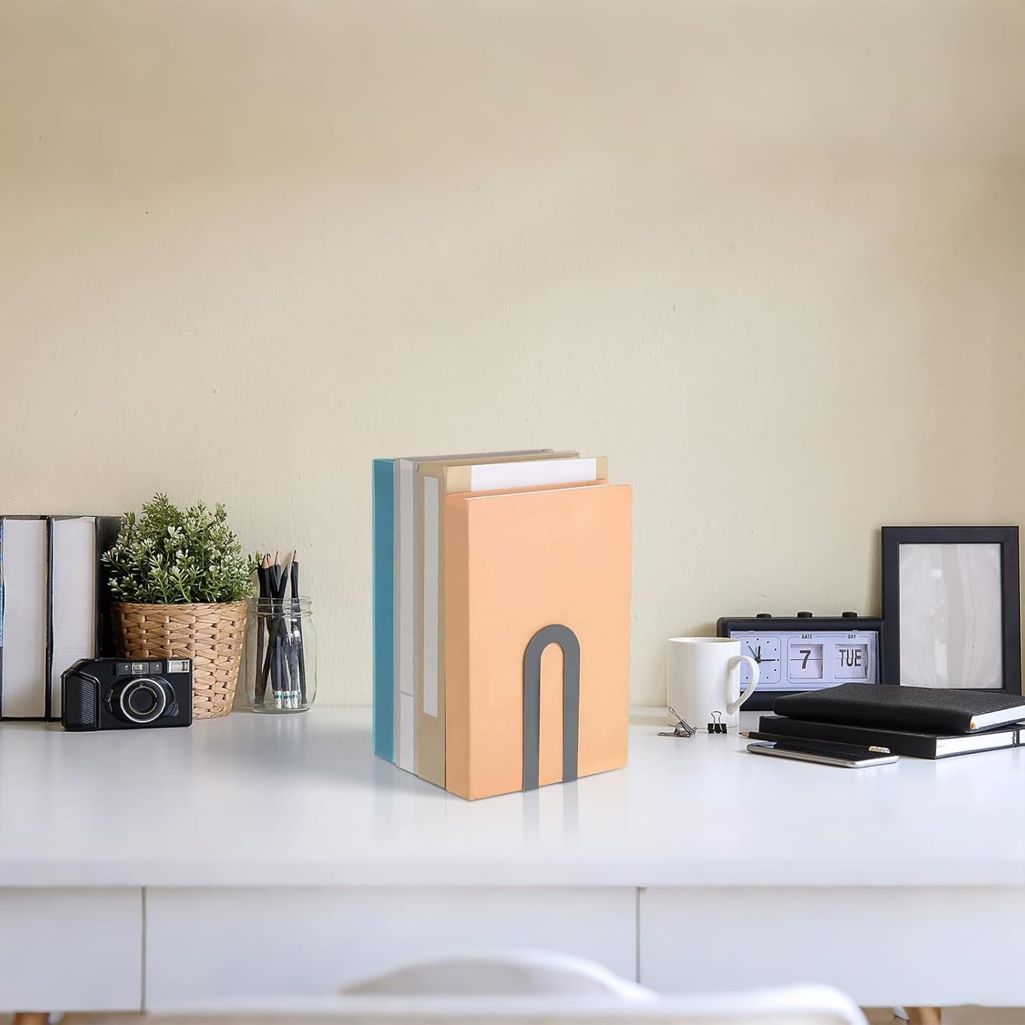 Chunful 12 Pcs Modern Metal Book Ends for Shelves Decorative Small Bookends Book Shelf Organizer Minimalist Design Stopper to Hold Books for Home Office (Gold,5.5 * 3.75 * 2.25inch)