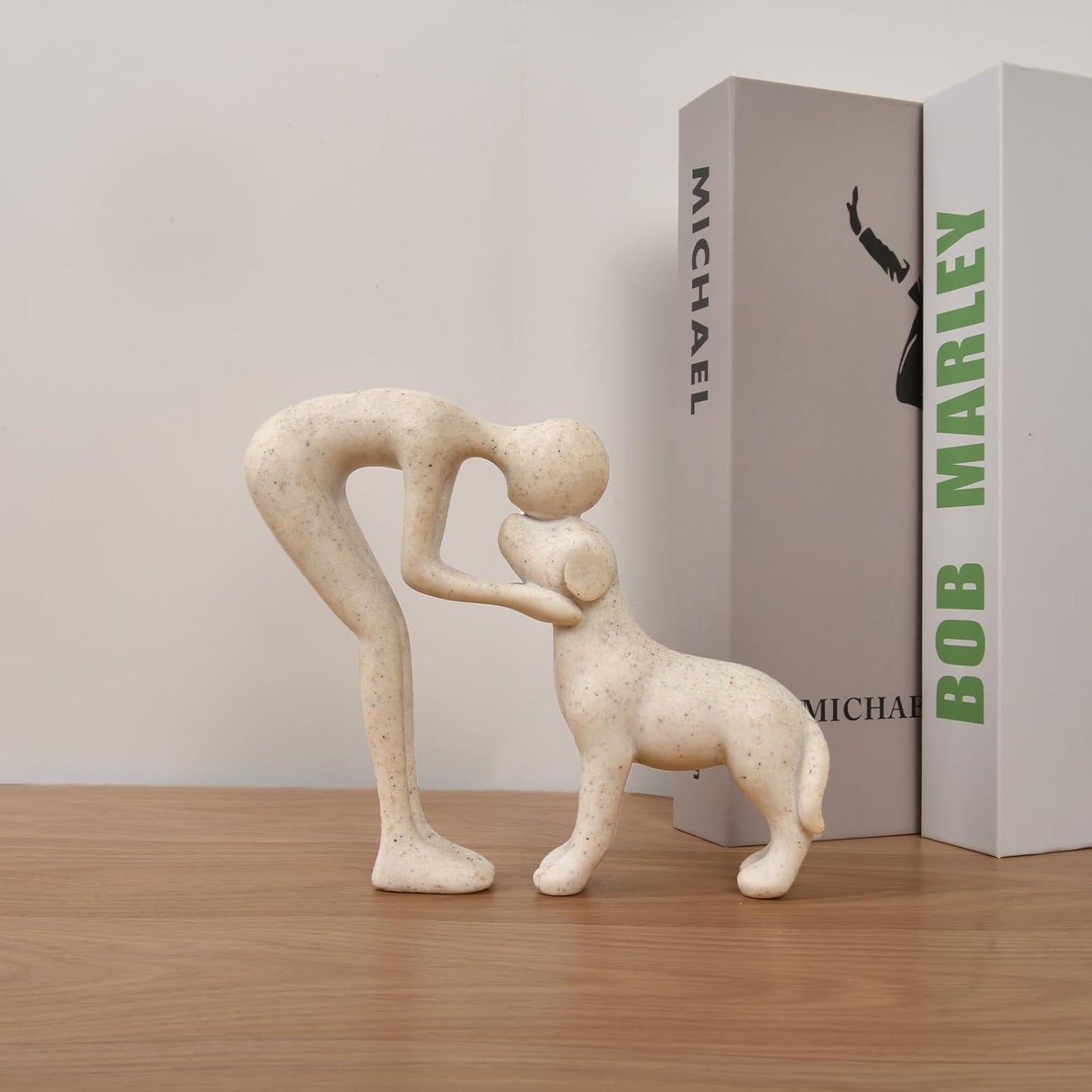 Abstract Resin Hand-Painted Sculpture of Person and Dog Bonding – Head-to-Head Intimate Figurine Decoration for Office、Living Room、Bedroom、Home， Memory Gifts for Pet Lovers (Sandstone)