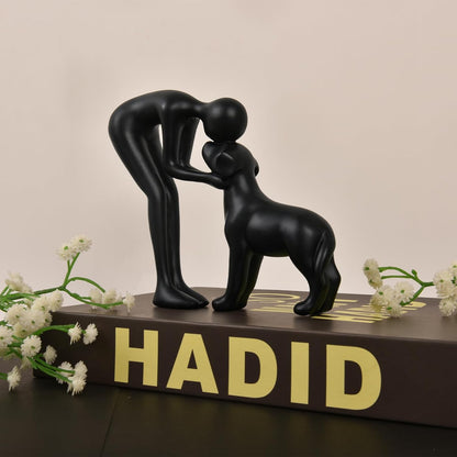 Abstract Resin Hand-Painted Sculpture of Person and Dog Bonding – Head-to-Head Intimate Figurine Decoration for Office、Living Room、Bedroom、Home， Memory Gifts for Pet Lovers (Sandstone)