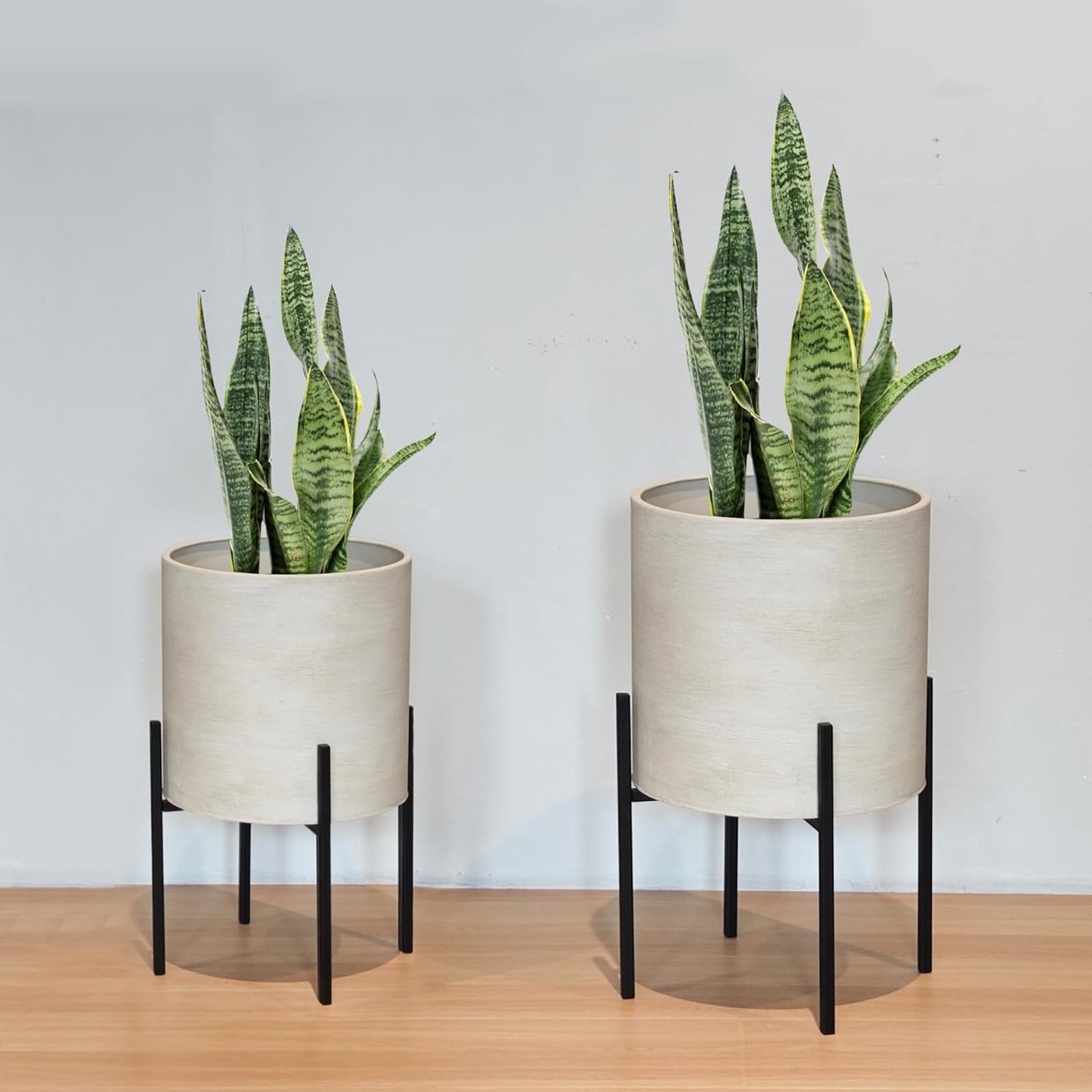 ARNIS Modern Plant Pots, Set of 2 Large Planters with Stand, Decorative Planters, Metal Pots with Drainage Holes for Living Room, Office, Garden or Balcony, 8.25 &10.5 Inch, Dirt