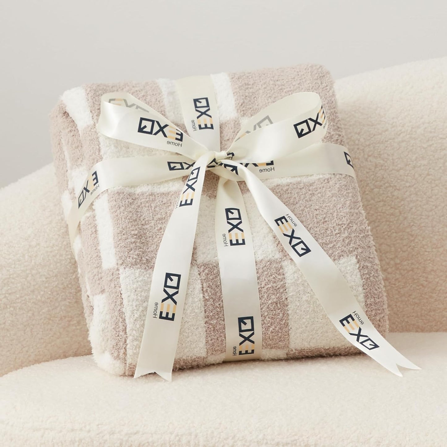 EXQ Home Fleece Throw Blanket for Couch or Bed - 3D Imitation Turtle Shell Jacquard Decorative Blankets - Cozy Soft Lightweight Fuzzy Flannel Blanket Suitable for All Seasons(50"×60",Beige)
