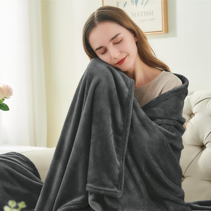 BEDELITE Fleece Blanket Black Throw Blankets for Couch & Bed, Luxury Plush Cozy Fuzzy Blanket 50x60 inches, Super Soft Warm Lightweight Throw Blanket for Travel Camping - Colors B