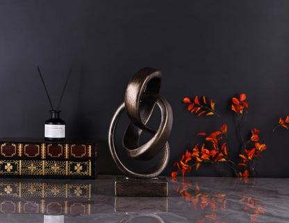 Modern Abstract Knot Sculpture, Artistic Mobius Inspired Resin Decor, Elegant Home and Office Decor, Perfect for Shelves, Desktops, and Mantles, Ideal Gift for Birthdays, Housewarmings (Black)