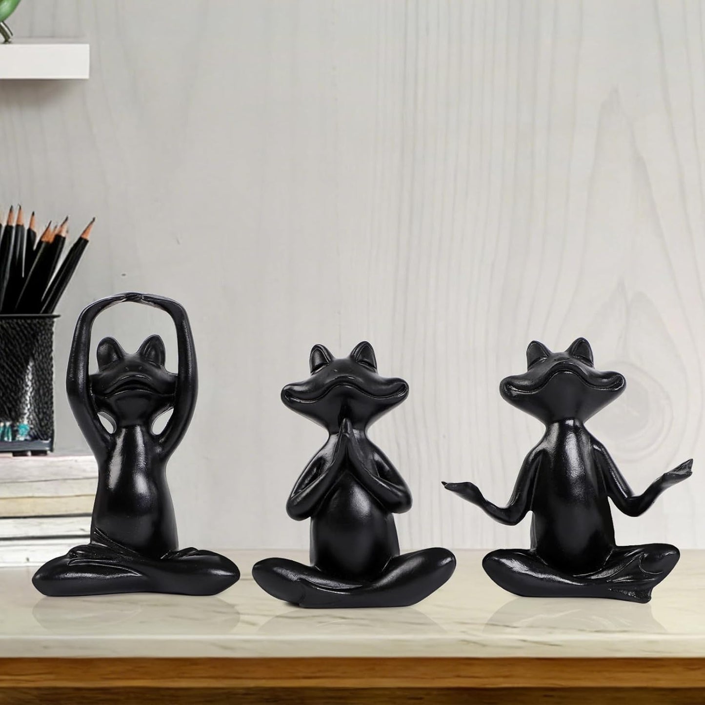 Suoedd Gold Frog Figurines Yoga Decor 3.7In Set of 3 –Frog Yoga Statues for Modern Living Room Desk Table Home Office Bookshelf Shelves Sculptures Decor,Gifts for Mom Women