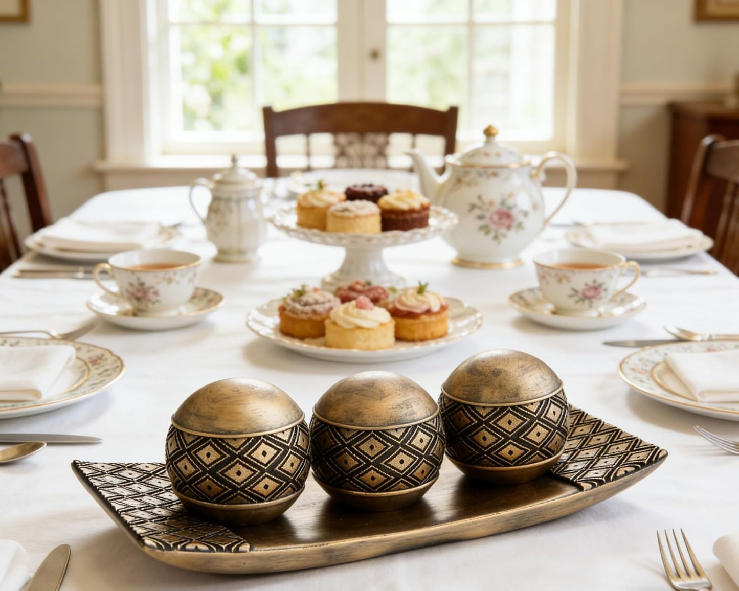 Gold Decorative Orbs with Tray Set, 3Pcs Resin Decorative Balls with Tray, Modern Accent Sphere for Coffee Table, Dining Table, Living Room, Entryway