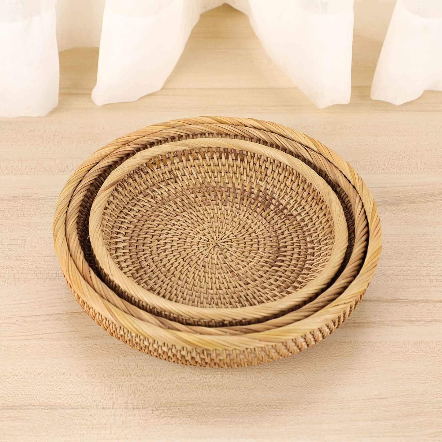 Hipiwe Small Key Basket Bowl for Entryway 7.6" Round Woven Wicker Basket Fruit Serving Tray Woven Basket Wall Decor Rattan Organizer Basket for Keys, Wallet,Whitewash