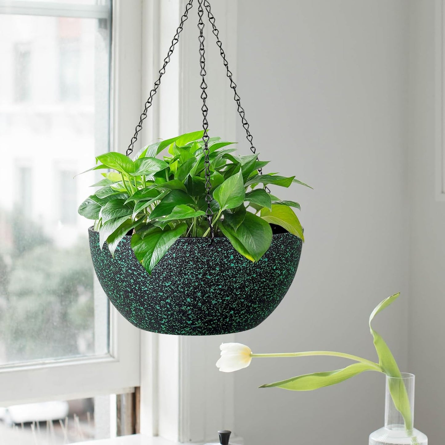 WSMKSZ 10 inch Hanging Planters for Outdoor Indoor Plants with Drainage Holes and Chain, 2 Pack Round Hanging Flower Pots for Garden Home Porch Decor, Black