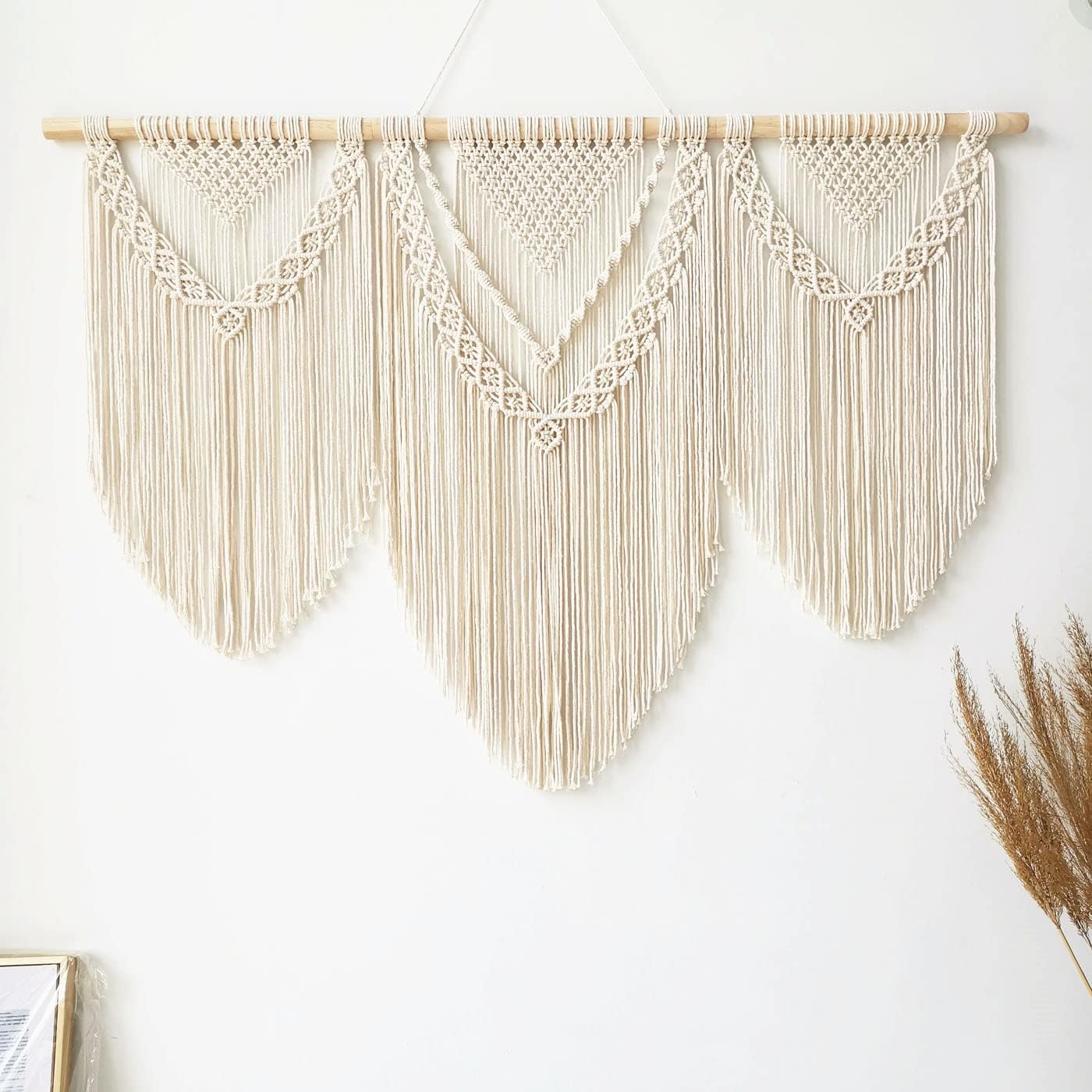 guzhiou large macrame wall hanging - Boho Tapestry Macrame Wall Decor Art- Chic Bohemian Handmade Woven Tapestry Home Decoration for Bedroom Living Room Apartment Wedding Party - 43"x32" (Wood bead)