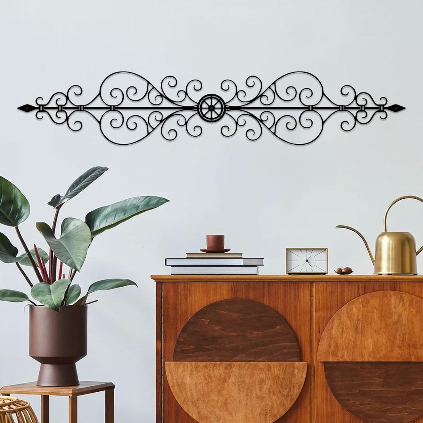 ruelen Metal Scroll Wall Decor Rustic Iron Wall Medallion Small Traditional Metal Scroll Wall Art for Home Living Room Front Porch Above Door Hallway Entryway Decoration（(Separated into two pieces, assembly required)）