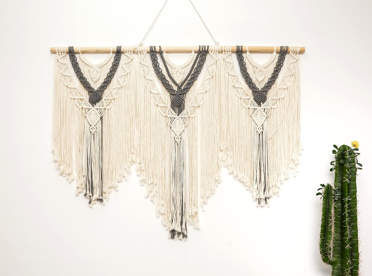 guzhiou large macrame wall hanging - Boho Tapestry Macrame Wall Decor Art- Chic Bohemian Handmade Woven Tapestry Home Decoration for Bedroom Living Room Apartment Wedding Party - 43"x32" (Wood bead)