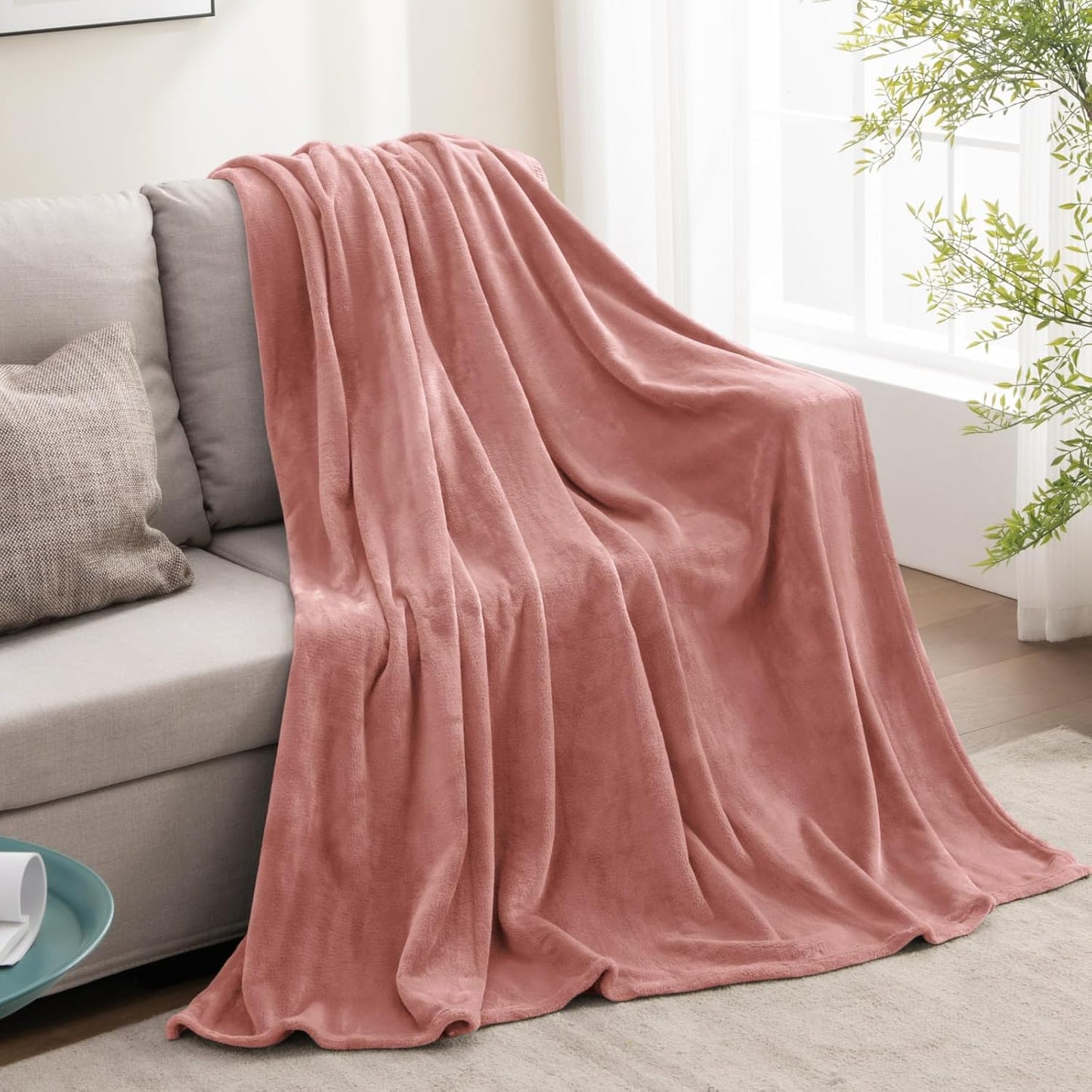 BEDELITE Fleece Blanket Black Throw Blankets for Couch & Bed, Luxury Plush Cozy Fuzzy Blanket 50x60 inches, Super Soft Warm Lightweight Throw Blanket for Travel Camping - Colors A