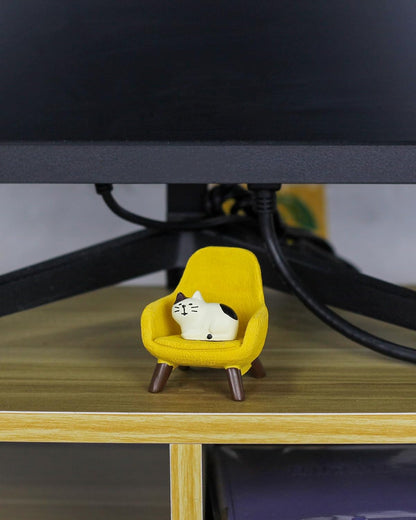 Mevodeata Cute Mini Frog Figurine with Small Sofa Resin Figure for Office Home Decor for Frog Lovers (Rocking Chair)
