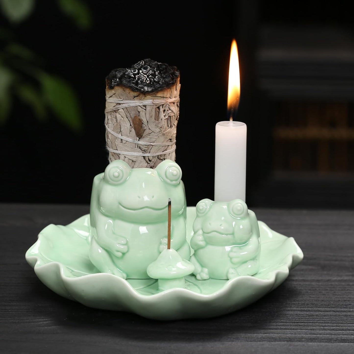 ChangWanna Frog Incense Stick Holder - Ceramic Insence Burner Ash Catcher, Insense Stand with 45 Sandalwood Sticks, Ornament for Aromatherapy/Yoga/Meditation/Home Living Room Office Decor