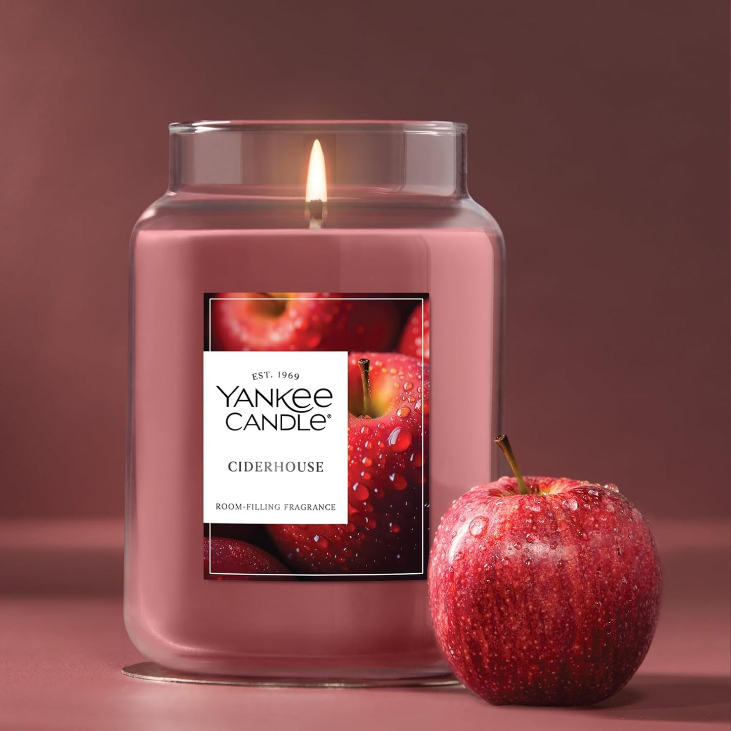 Yankee Candle Sugared Cinnamon Apple, Scented Candle, 22oz Large Jar with up to 150 Hour Burn Time, Giftable