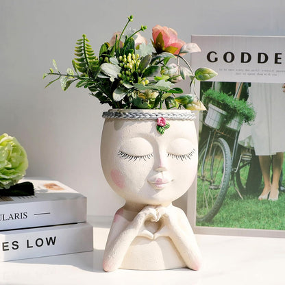 Face Planter Pot with Heart Hands, Resin Head Planter for Indoor Plants, Cute Succulent Pots with Drainage Hole, Gardening Gifts for Women Mom Teacher, 7.3" Home Decor (Brown)