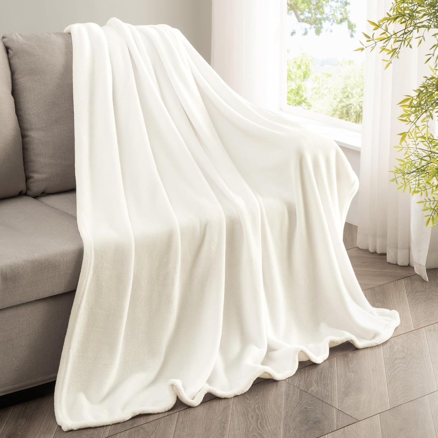 BEDELITE Fleece Blanket Black Throw Blankets for Couch & Bed, Luxury Plush Cozy Fuzzy Blanket 50x60 inches, Super Soft Warm Lightweight Throw Blanket for Travel Camping - Colors B