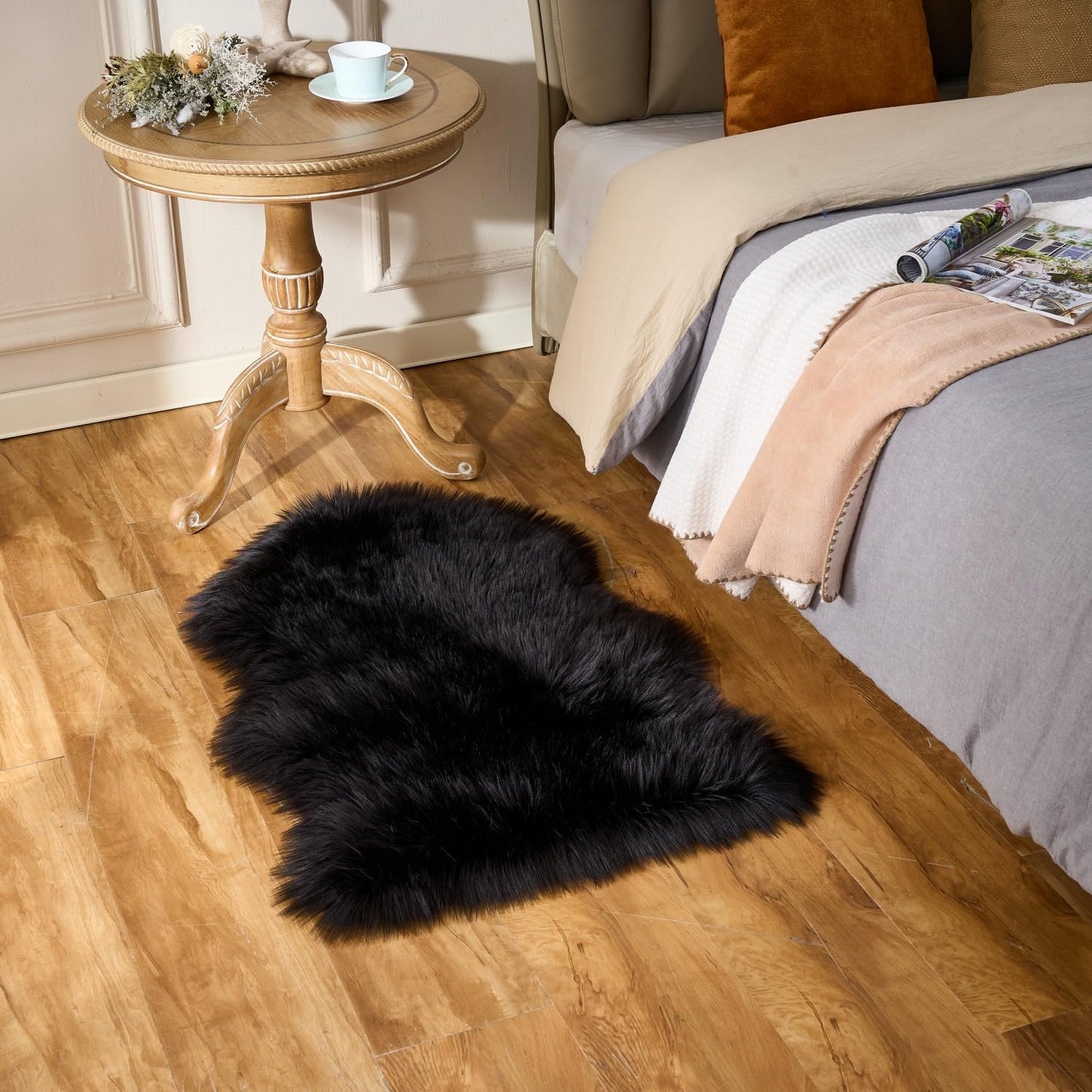 EasyJoy Ultra Soft Fluffy/Fuzzy Shaggy Area Rug Faux Fur Chair Cover Seat Pad for Bedroom Floor Sofa Living Room (2 x 6 ft Sheepskin, Beige)