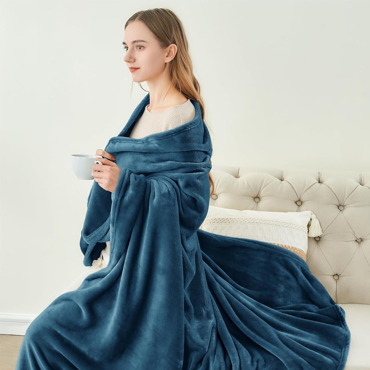 BEDELITE Fleece Blanket Black Throw Blankets for Couch & Bed, Luxury Plush Cozy Fuzzy Blanket 50x60 inches, Super Soft Warm Lightweight Throw Blanket for Travel Camping - Colors B