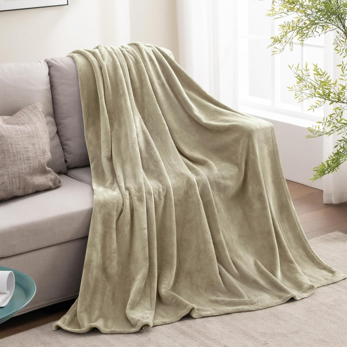 BEDELITE Fleece Blanket Black Throw Blankets for Couch & Bed, Luxury Plush Cozy Fuzzy Blanket 50x60 inches, Super Soft Warm Lightweight Throw Blanket for Travel Camping - Colors B