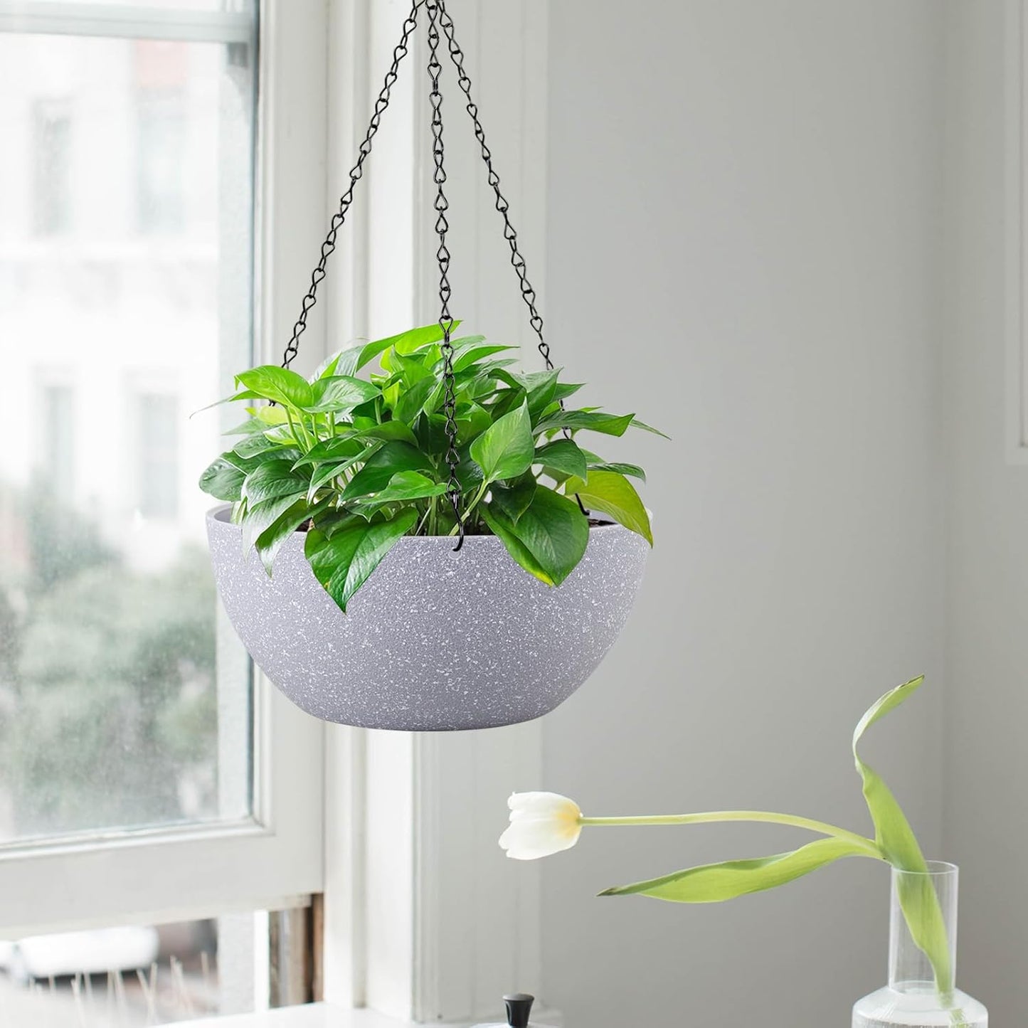 WSMKSZ 10 inch Hanging Planters for Outdoor Indoor Plants with Drainage Holes and Chain, 2 Pack Round Hanging Flower Pots for Garden Home Porch Decor, Black