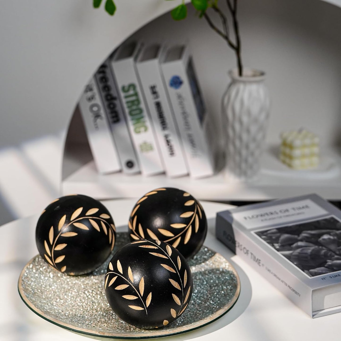 Set of 6 Decorative Orbs for Bowls and Vases - Circle Pattern - Resin Round Sphere Balls for Living, Dining Room Coffee Table Centerpiece Home Decor