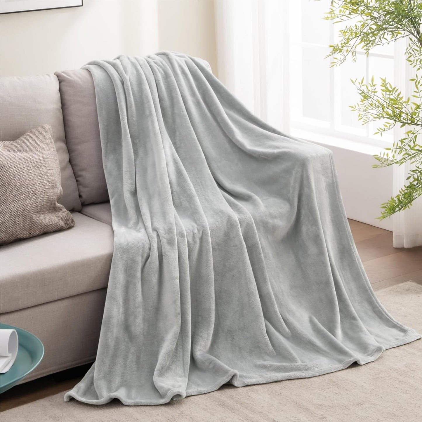 BEDELITE Fleece Blanket Black Throw Blankets for Couch & Bed, Luxury Plush Cozy Fuzzy Blanket 50x60 inches, Super Soft Warm Lightweight Throw Blanket for Travel Camping - Colors A