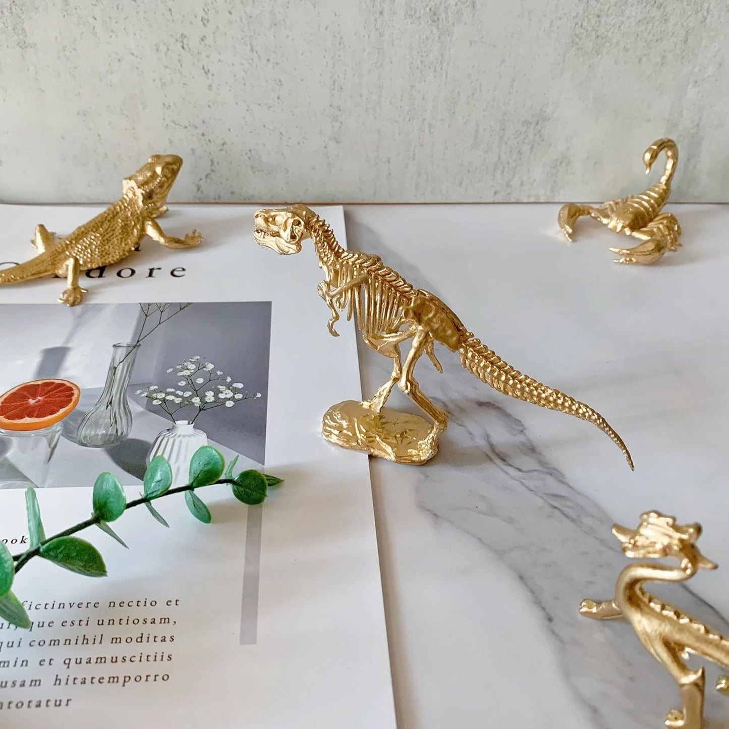 Gold Butterfly Sculpture Solid Metal Insect Ornament Mini Butterfly Figurine for Home Office Garden Desktop Decor