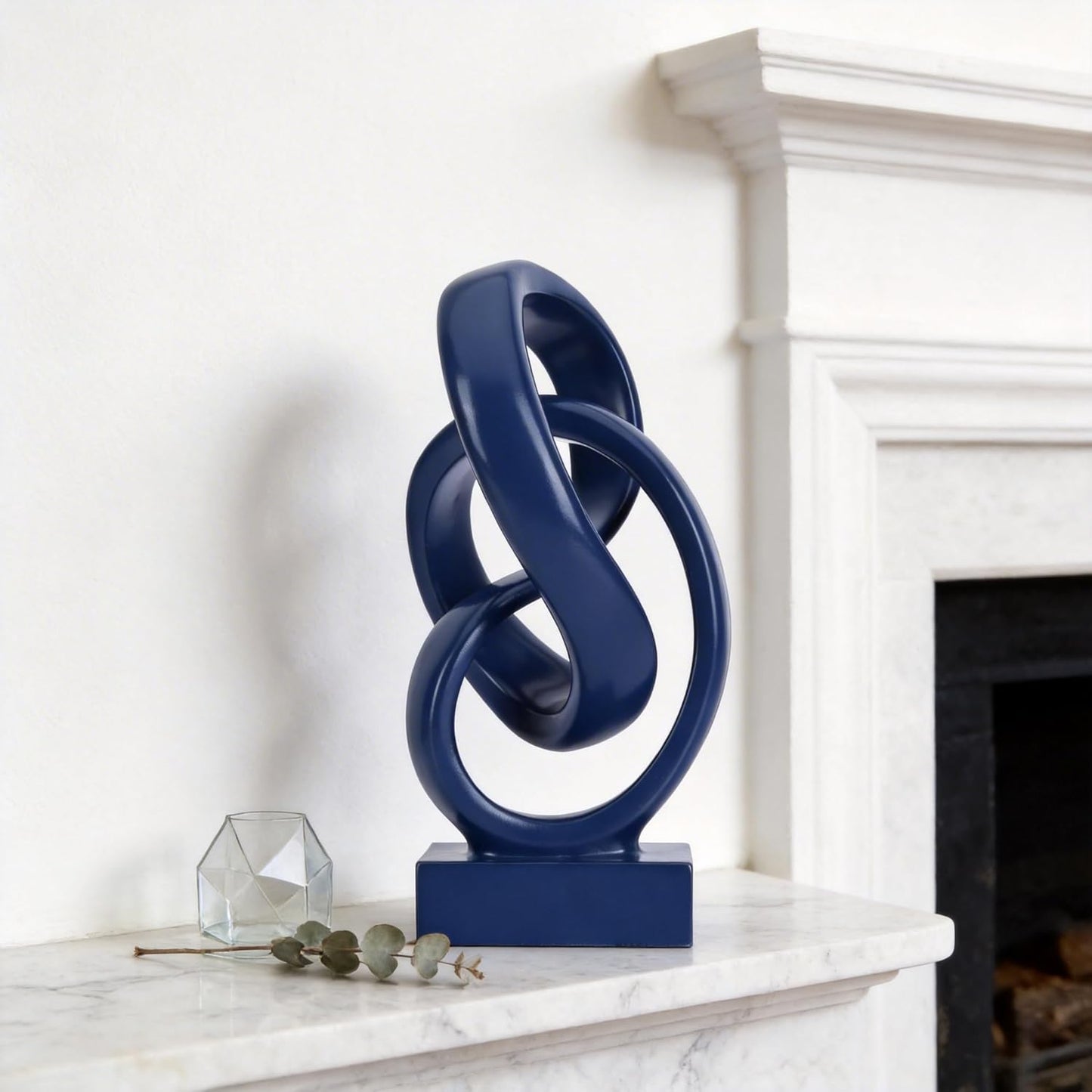 Modern Abstract Knot Sculpture, Artistic Mobius Inspired Resin Decor, Elegant Home and Office Decor, Perfect for Shelves, Desktops, and Mantles, Ideal Gift for Birthdays, Housewarmings (Black)