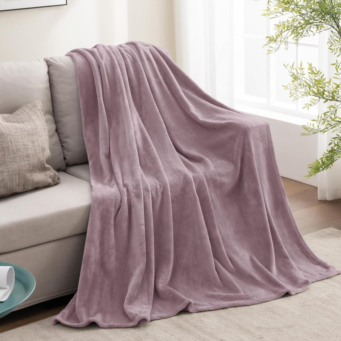 BEDELITE Fleece Blanket Black Throw Blankets for Couch & Bed, Luxury Plush Cozy Fuzzy Blanket 50x60 inches, Super Soft Warm Lightweight Throw Blanket for Travel Camping - Colors B