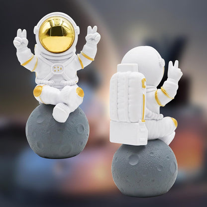 Astronaut Statue Decor, Resin Spaceman Figurine Decorations, Cute Mini Space Figure Ornament, Abstract Aesthetic Decorative Sculpture for Home Office Desk Shelf Tabletop - 2.9 Inch