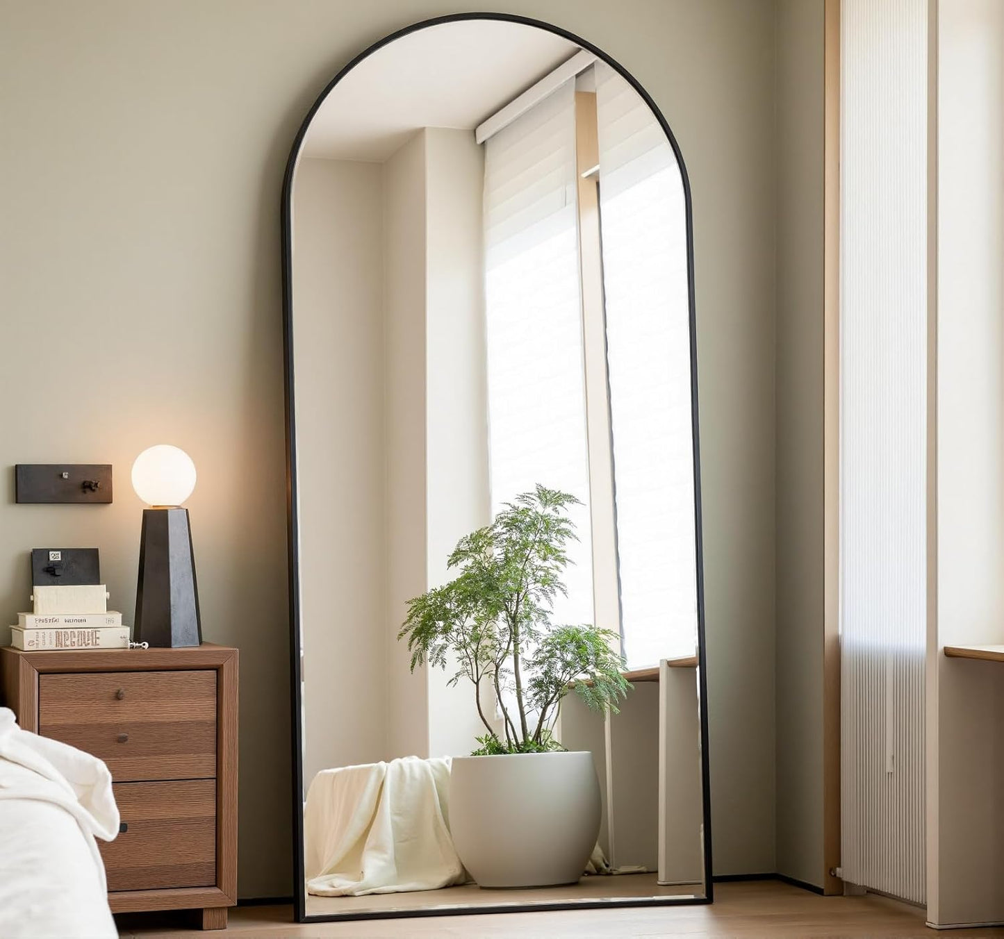 Prywot Arched Full Length Mirror, 70"x26" Free Standing Floor Mirror, Modern Full Body Mirrors with Stand, Wall Mirrors with Aluminum Alloy Frame for Bedroom,Living Room, Gold