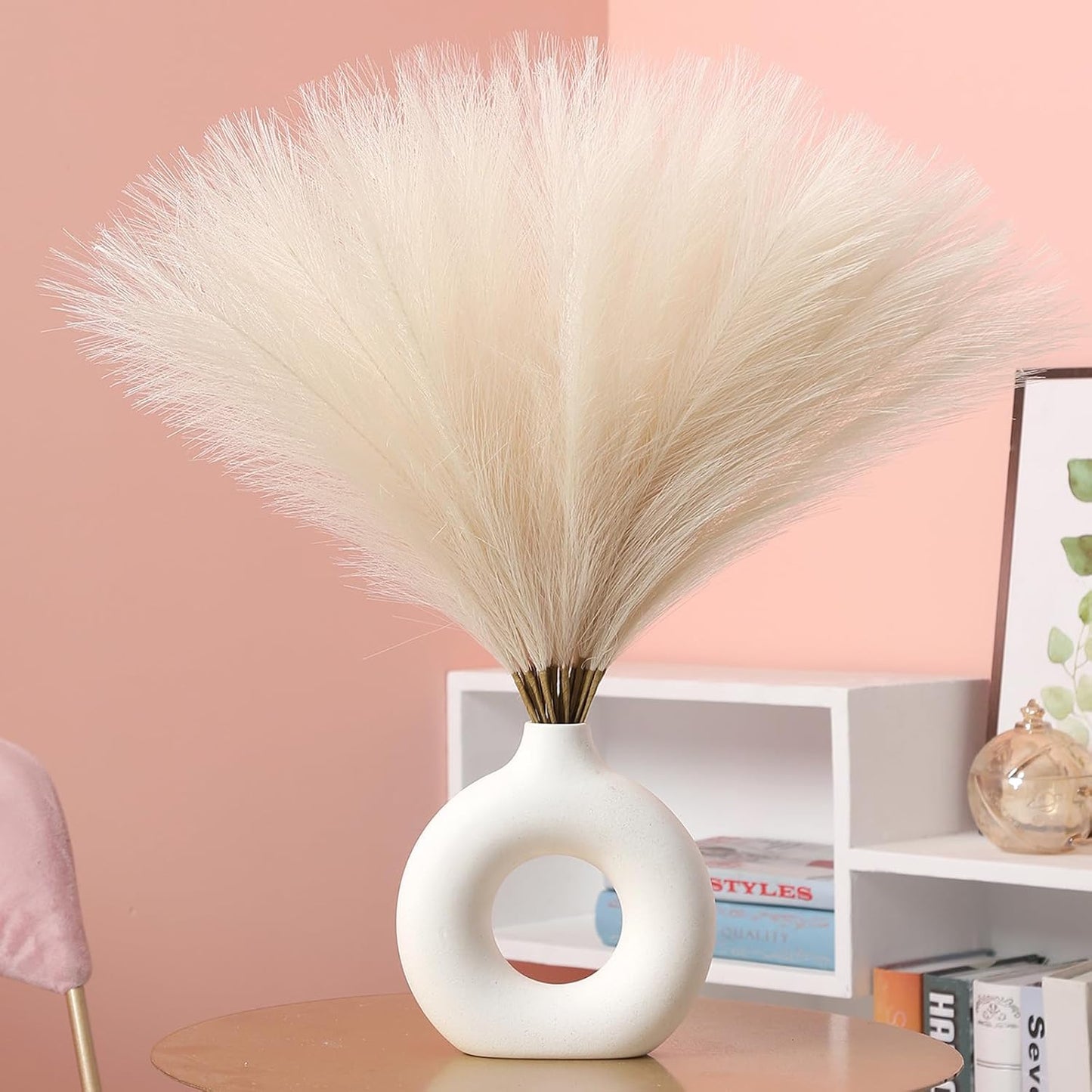 UREYMX Faux Pampas Grass Decor 17.7 Inch 6pcs, Artificial Pampas Grass Fluffy Home Decor, Short Vase Room Decor pompous Grass Flower Arrangement for Boho Home Wedding Decoration (Black)