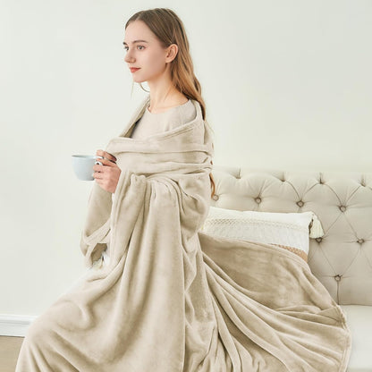 BEDELITE Fleece Blanket Black Throw Blankets for Couch & Bed, Luxury Plush Cozy Fuzzy Blanket 50x60 inches, Super Soft Warm Lightweight Throw Blanket for Travel Camping - Colors B