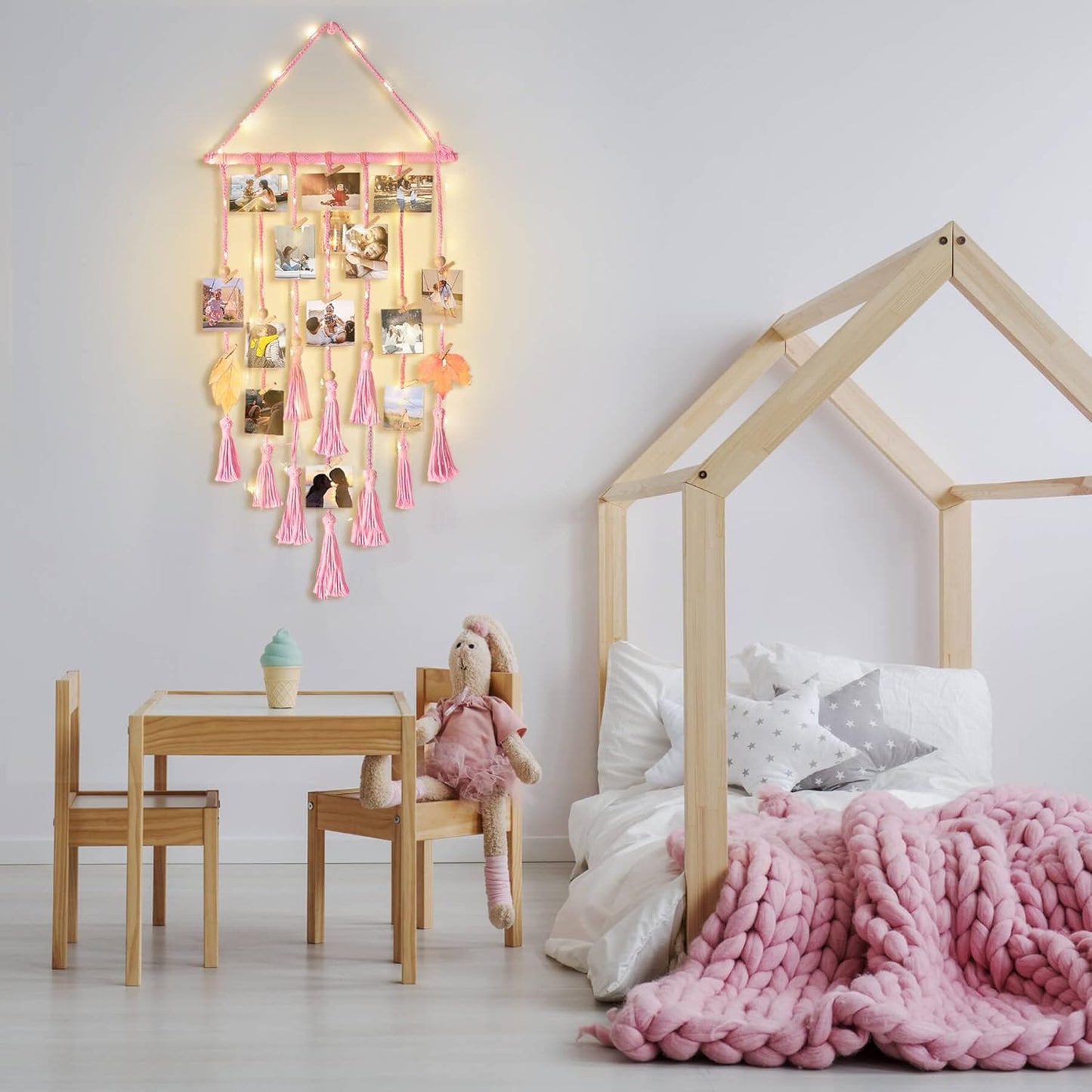 Homecor Hanging Photo Display Wall Decor, Macrame Wall Hanging Boho Room Bedroom Decor, Picture Frame Collage Board with Light 30 Clip, Christmas Teenage Teen Girl Gifts Ages 10 11 12 13 14 Years Old