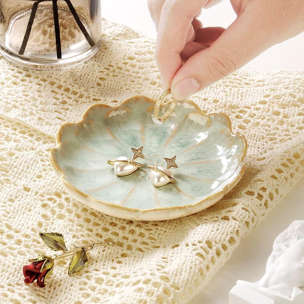 JAMEND CLXP Lotus Leaf Shape Decorative Ring Tray, Small Key Bowl, Ceramic Trinket Tray Jewelry Dish Organizing Necklace Earrings, Home Decoration for Mom Best Friend Sister, Pink.