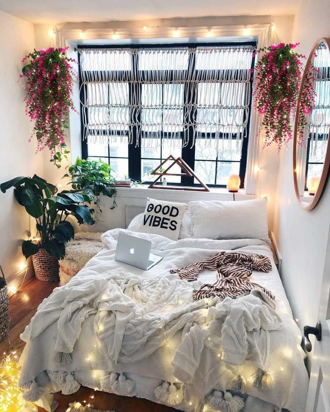 RECUTMS Artificial Hanging Plants Fake Hanging Plant Faux Eucalyptus Leaf Greenery Vine Outdoor UV Resistant Plastic Plants Home Garden Wedding Party Indoor Outdoor Decorations(White)