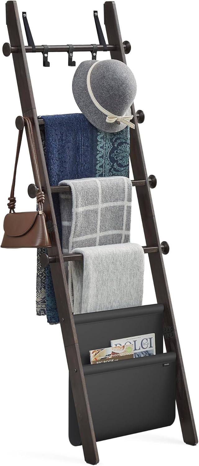 VASAGLE Blanket Ladder for Living Room, 5-Tier Wooden Ladder Shelf, Decorative Farmhouse Blanket Rack with Synthetic Leather Bag, Metal Hooks, Side Hooks, for Bedroom, Caramel Brown ULLS022K01