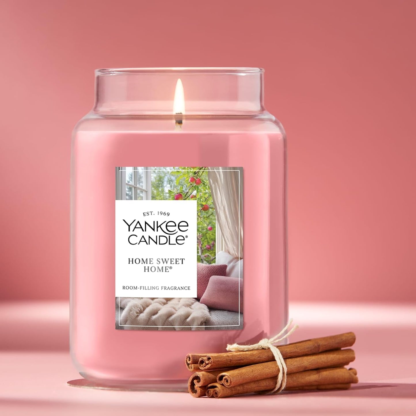 Yankee Candle Sugared Cinnamon Apple, Scented Candle, 22oz Large Jar with up to 150 Hour Burn Time, Giftable